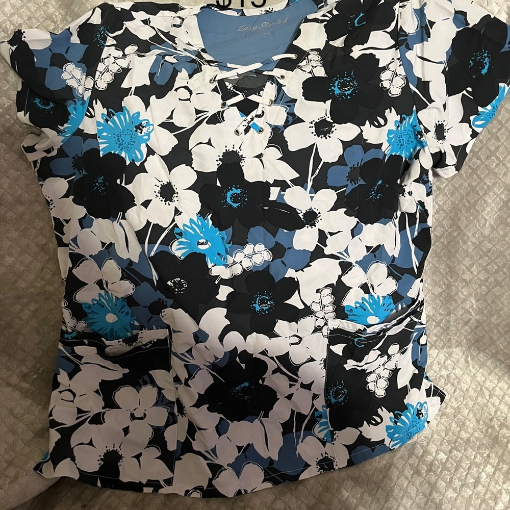 Buttersoft XL scrub top